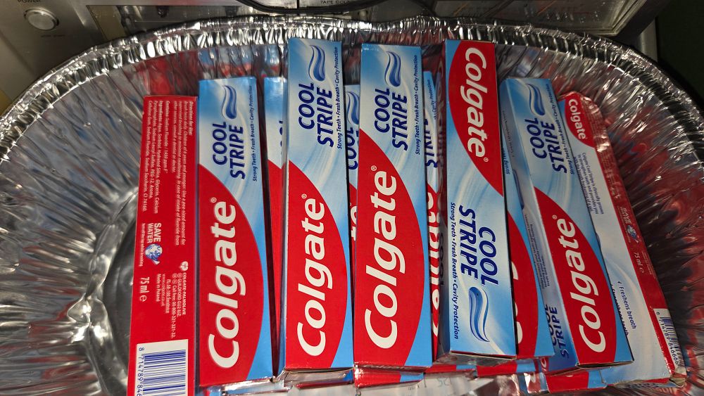 Lot 353 – A Collection of Colgate Cool Stripe Toothpaste 75ml