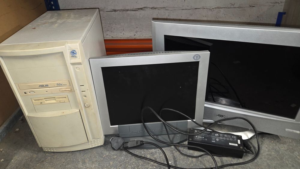Lot 354 – A Collection of ASUS and JVC Computer Equipment