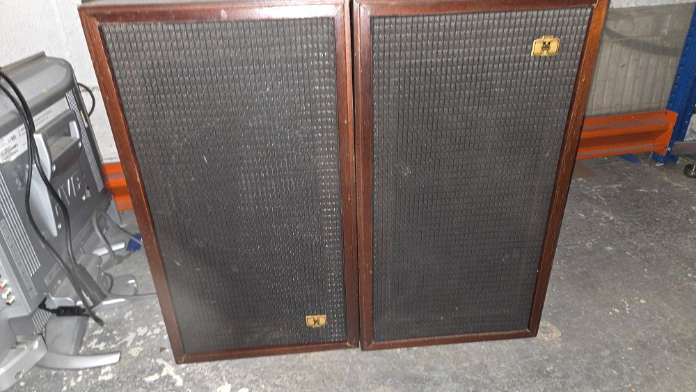 Lot 355 – A Pair of Castle Speakers w/o