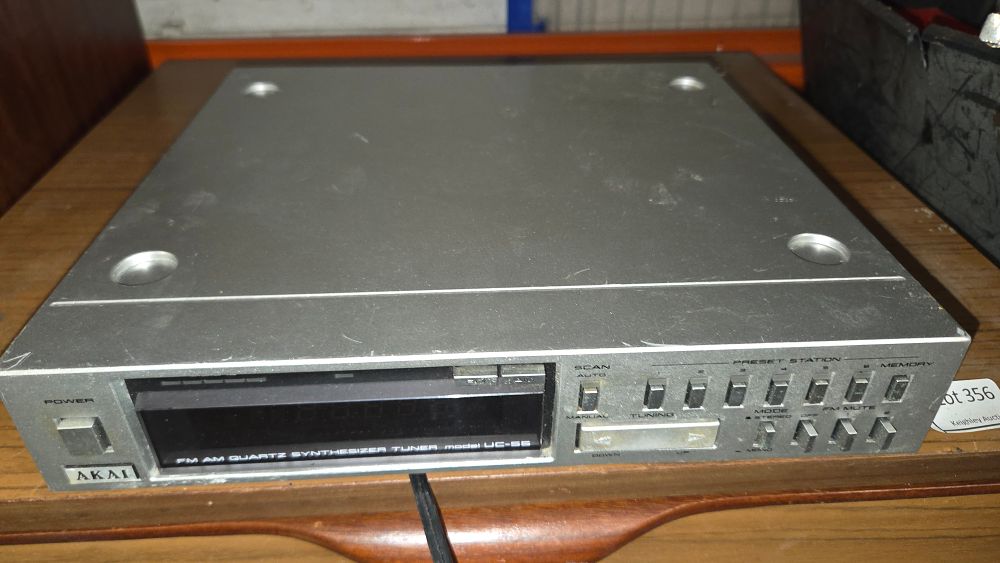 Lot 360 – Akai UC-S5 FM AM Quartz Synthesiser Tuner
