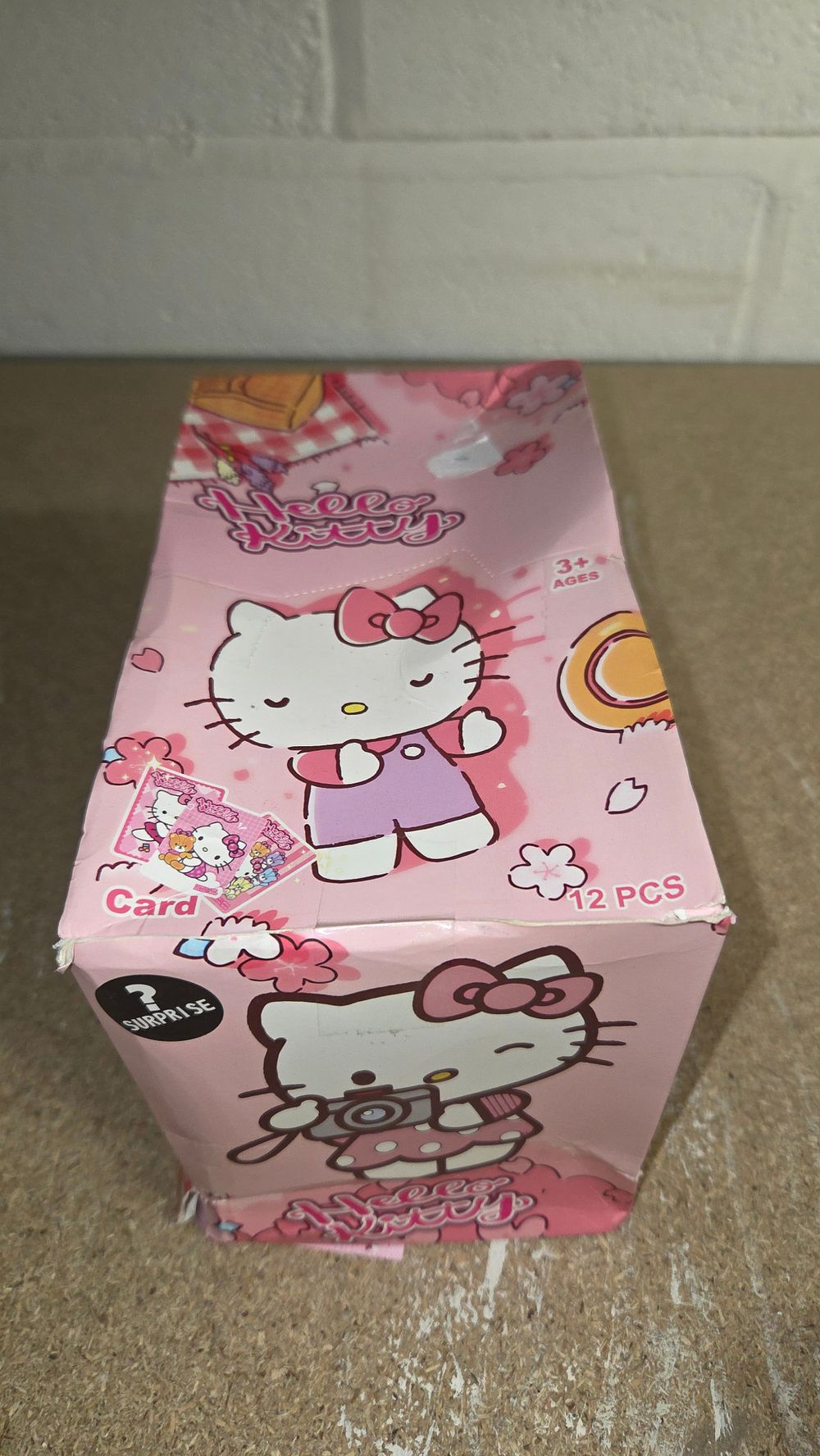 Lot 373 – Hello Kitty Surprise Bag Clips