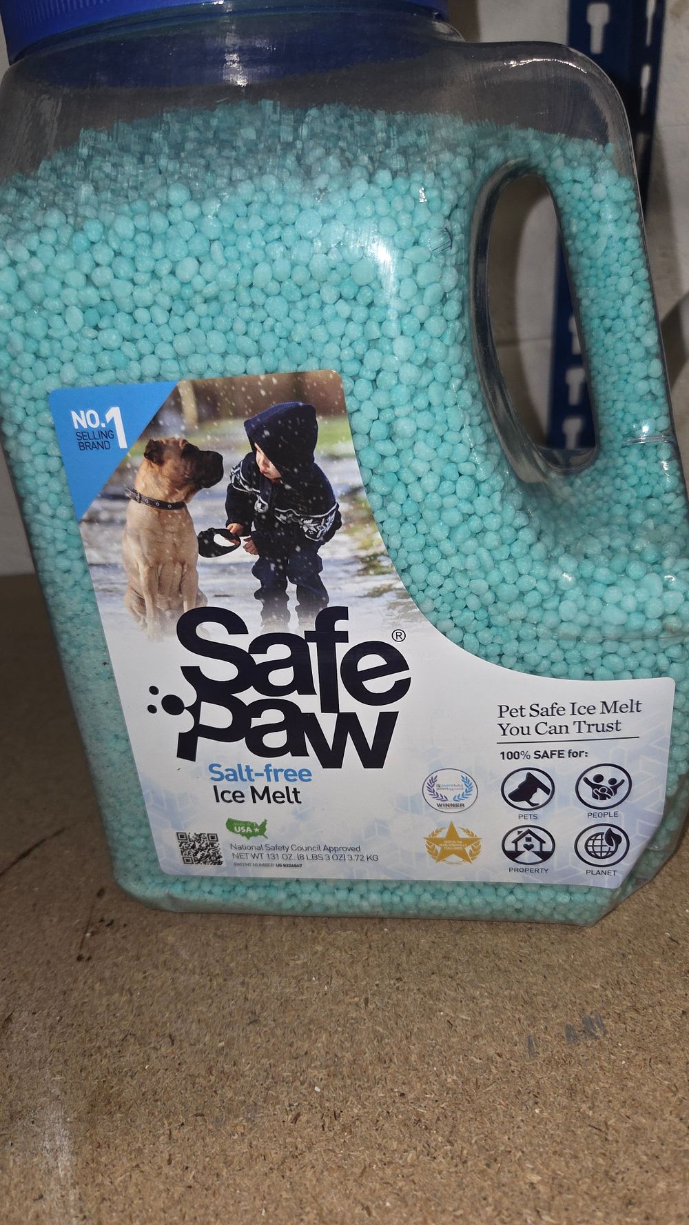 Lot 381 – Safe Paw Salt-free Pet Safe Ice Melt 8.3lb Jug