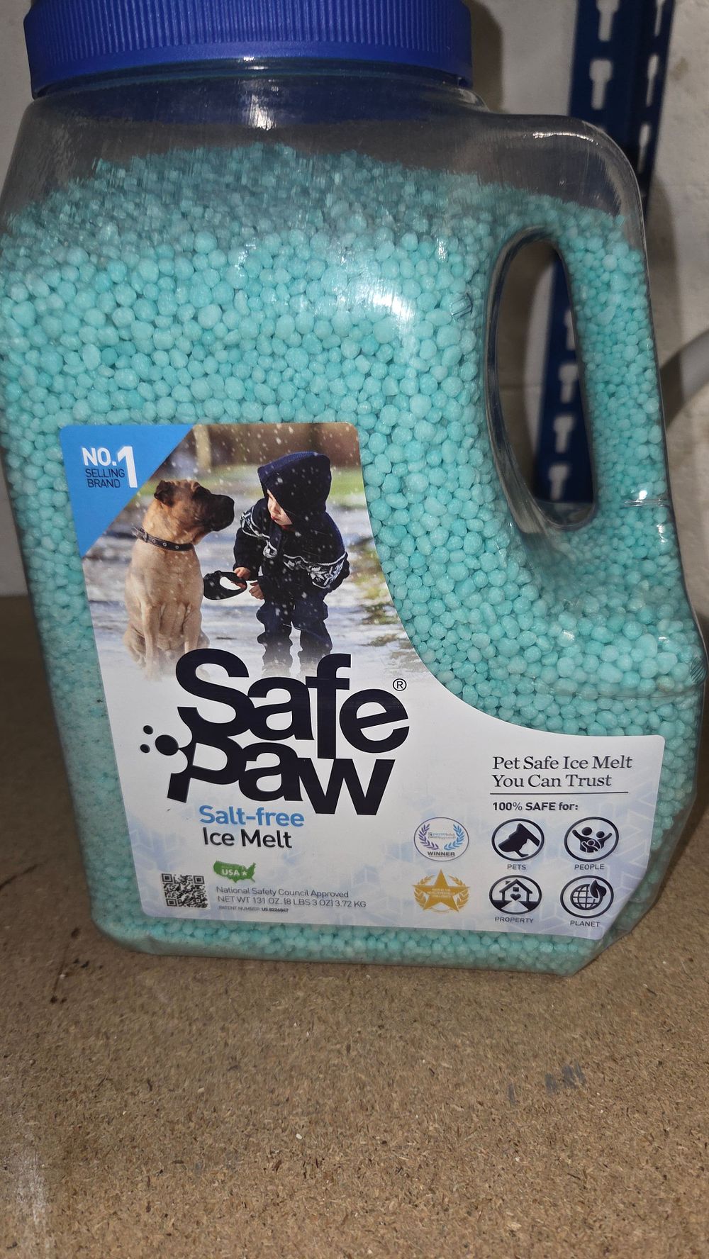 Lot 382 – Safe Paw Salt-free Pet Safe Ice Melt 8.3lb Jug