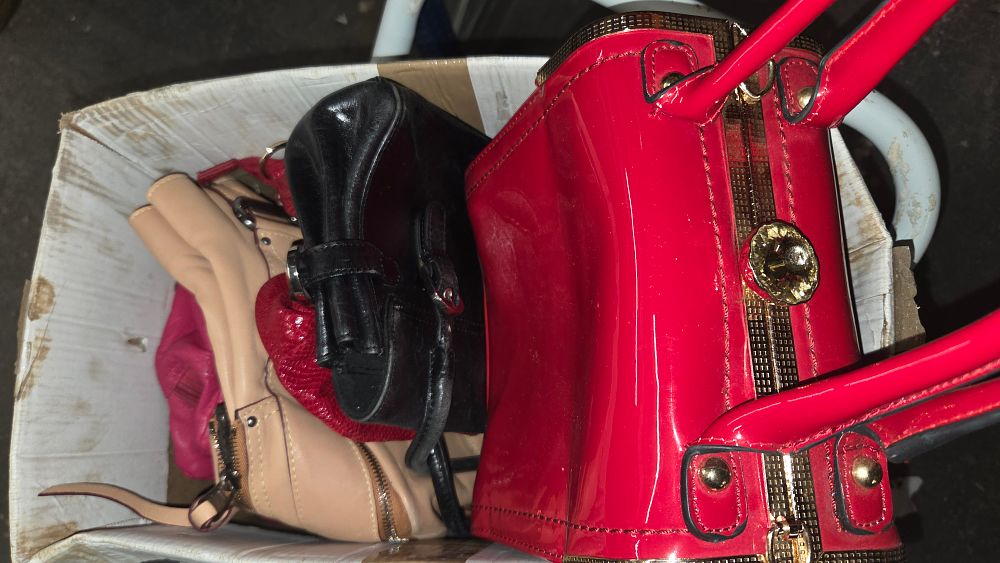 Lot 400 – A Collection of Handbags