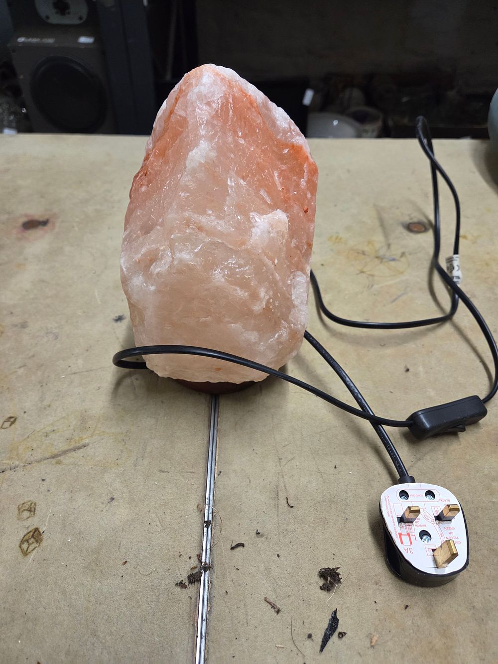 Lot 496 – Himalayan Rock Salt Lamp
