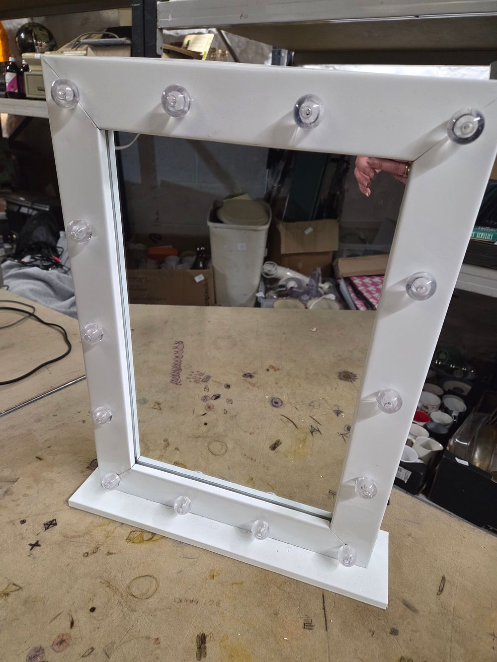 Lot 512 – White Hollywood Style Lighted Makeup Vanity Mirror