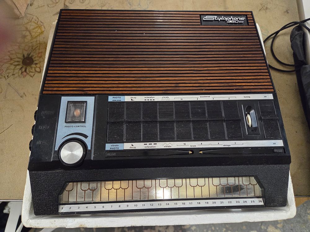 Lot 530 – Dubreq Stylophone 350S Electronic Musical Instrument