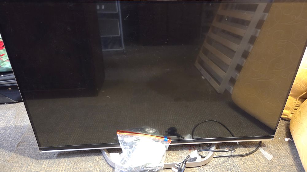 Lot 215 – LG 42LB720T-ZD LED TV with Accessories w/o