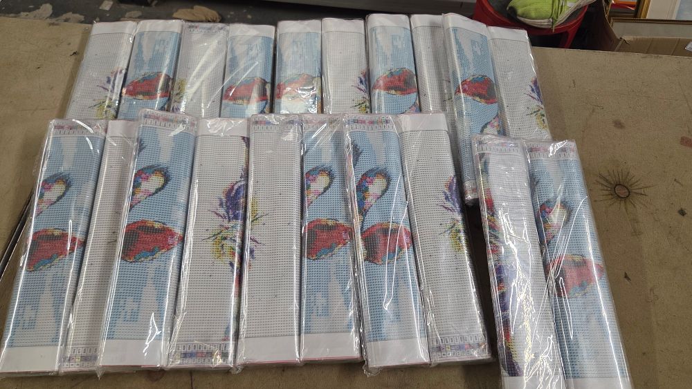 Lot 234 – Ten Highland Cow and Giraffe Diamond Painting Kits
