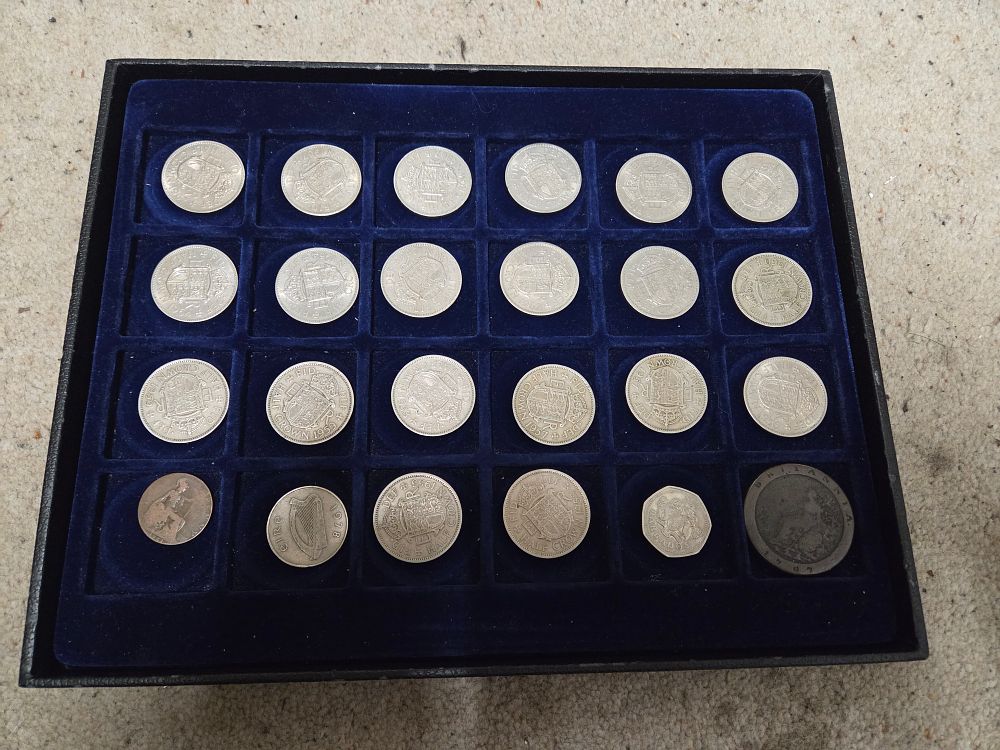 Lot 611 – A Collection of British and International Coins