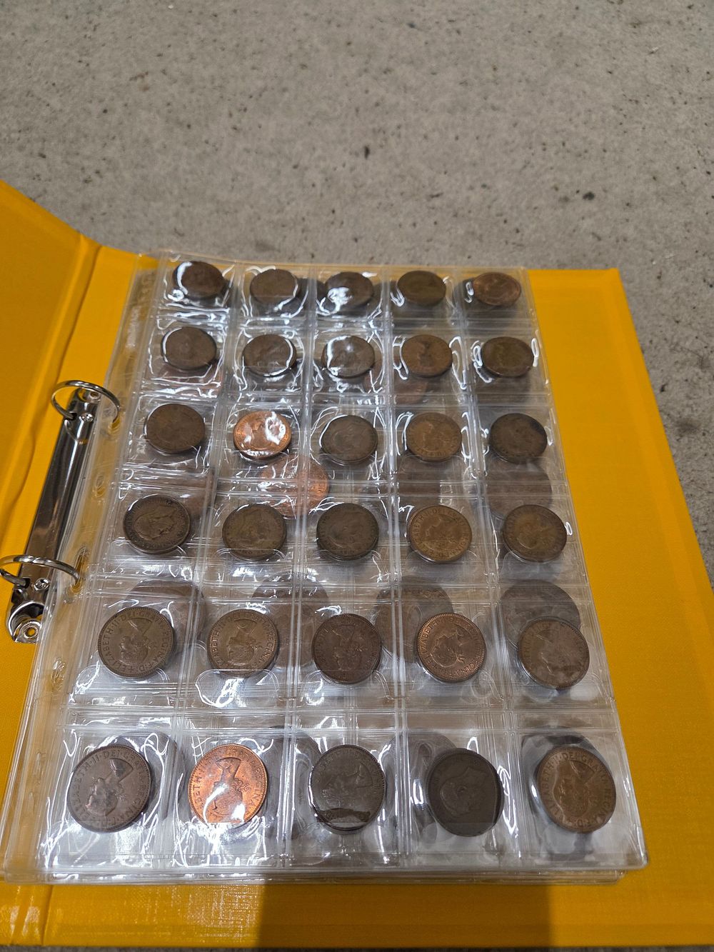 Lot 613 – A Collection of Half penny and penny coins
