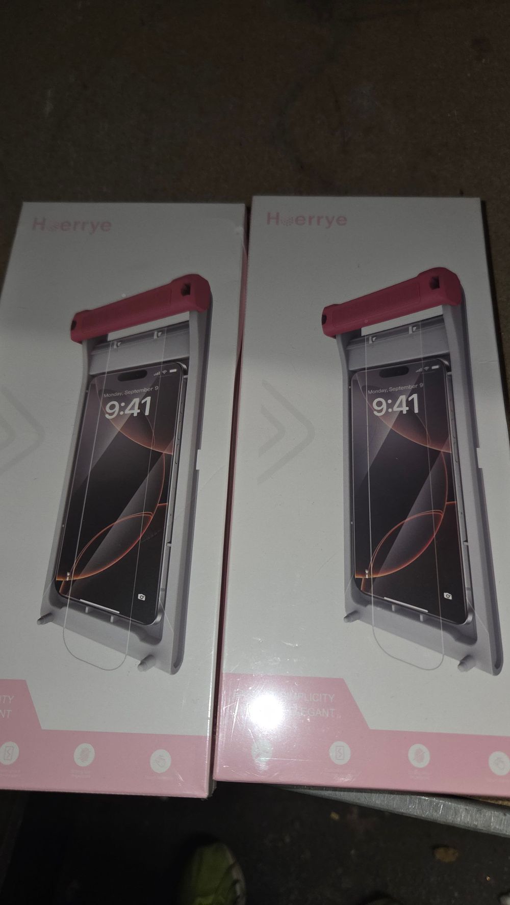 Lot 258 – 4 Herrye Smartphone Screen Protector Application Kits