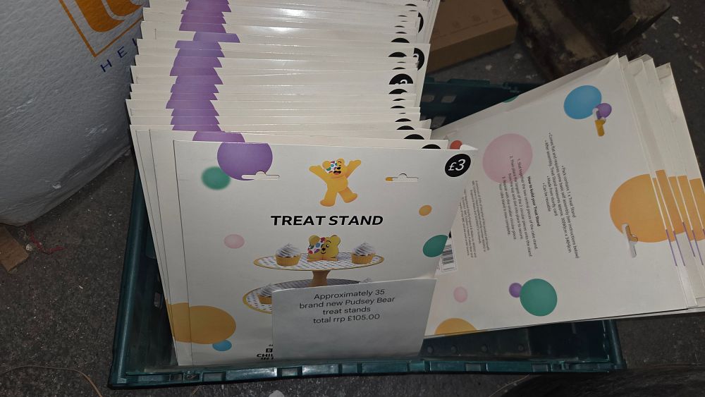 Lot 281 – A Collection of Pudsey Bear Treat Stands