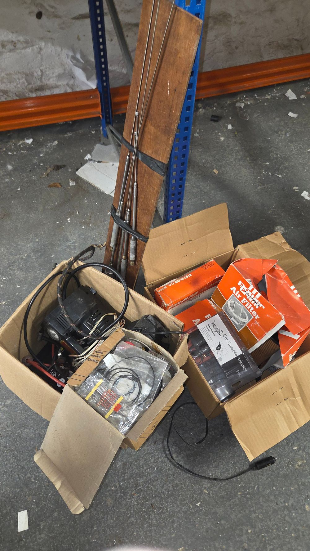 Lot 289 – A Collection of Automotive Parts and Accessories
