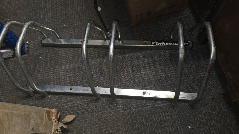 Lot 288 – Bikemate silver coloured metal floor bike rack