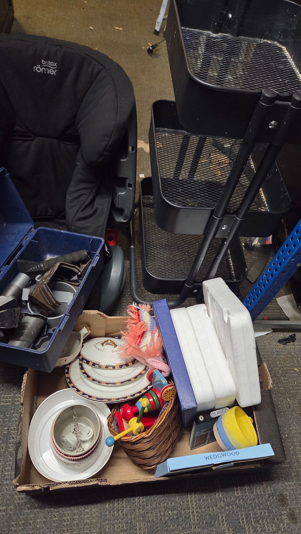Lot 328 – A Collection of Household Items Including Britax Römer Car Seat