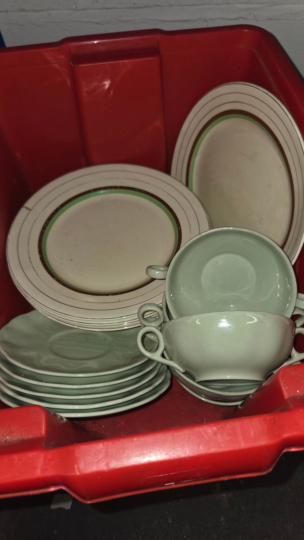 Lot 390 – A Collection of W.H. Grindley Art Deco Ceramic Tableware