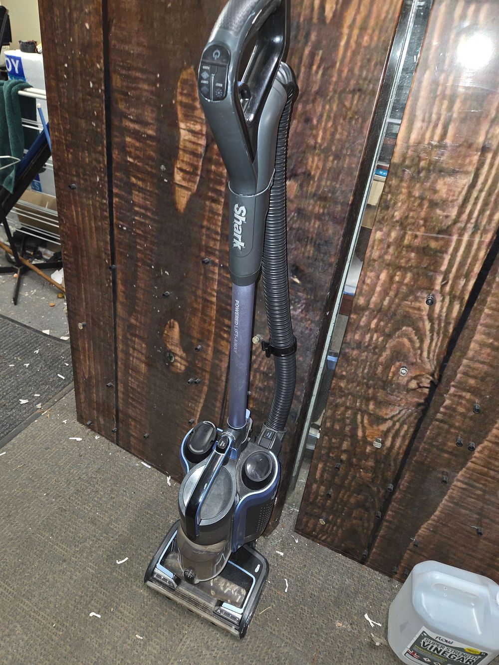 Lot 435 – Shark Powered Lift-Away Upright Vacuum Cleaner powers on