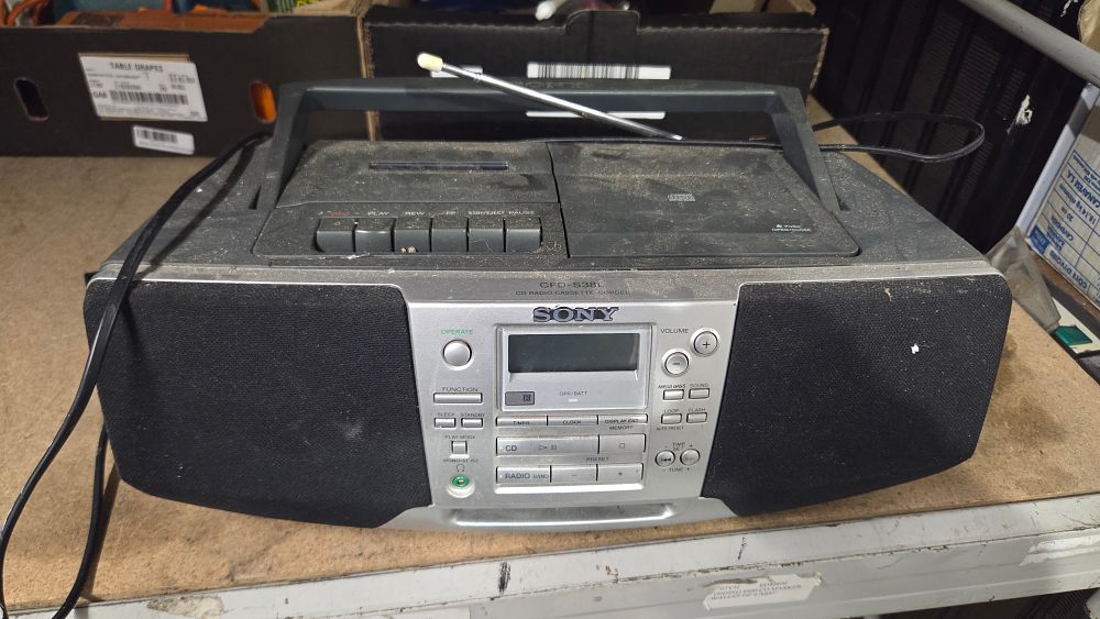 Lot 165 – Sony CFD-S38L CD Radio Cassette-Corder Boombox