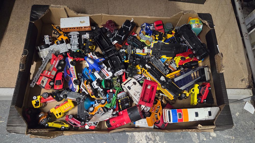Lot 171 – A Collection of Toy Vehicles