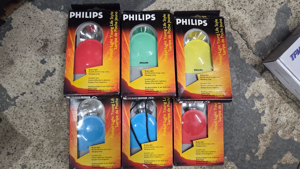 Lot 229 – A Collection of Philips SBC 2001 Pocket Light Flashlights