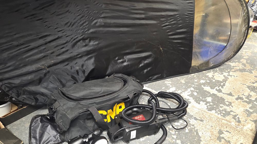 Lot 275 – A Collection of Maxi Mist Spray Tan Equipment