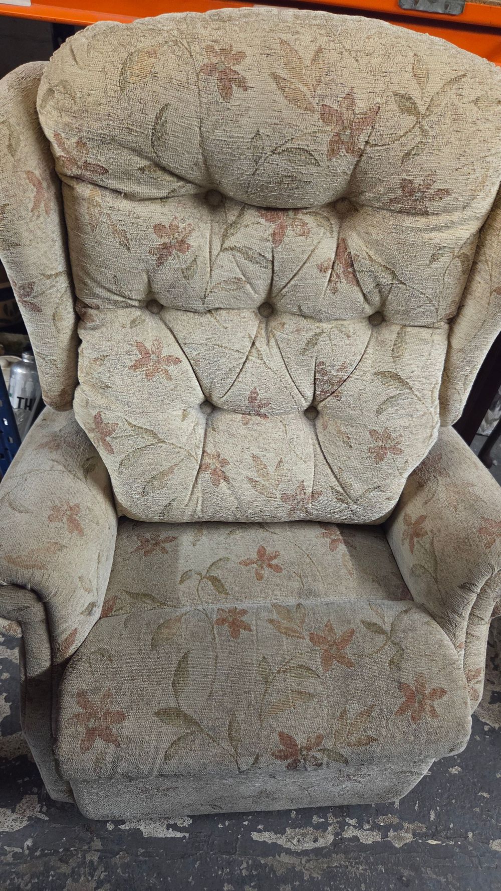Lot 297 – Celebrity Floral Patterned Electric Recliner Chair in Working Order
