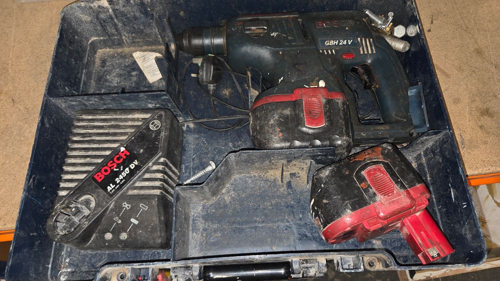 Lot 325 – Bosch GBH 24 V Drill, Battery and Charger