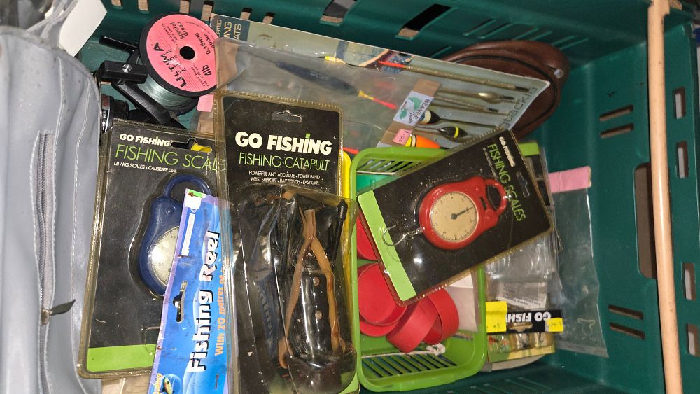Lot 406 – A Collection of Fishing Accessories including Scales and Catapult