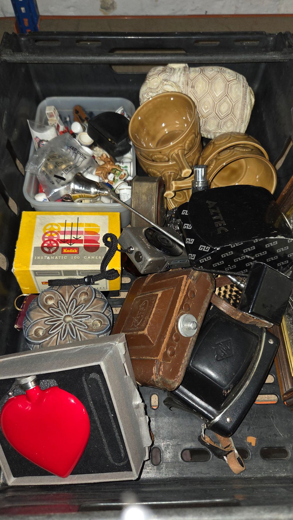 Lot 420 – A Collection of Vintage Cameras Ceramics and Miscellaneous Collectables