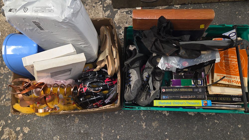 Lot 422 – A Collection of Miscellaneous Items in Two Boxes