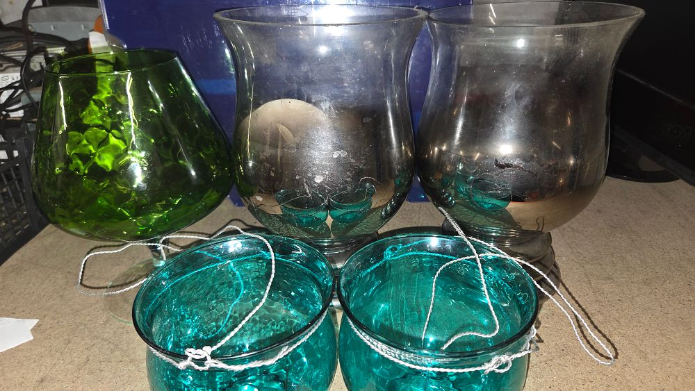 Lot 289 – A Collection of Coloured and Silvered Glass Decorative Vessels
