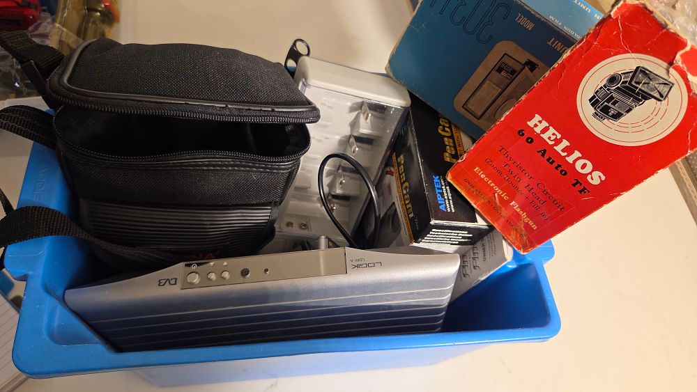 Lot 315 – A Collection of Electronics and Camera Accessories