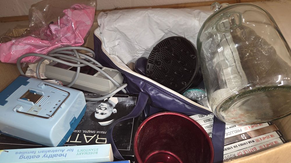Lot 335 – A Collection of Miscellaneous Household Items and Media