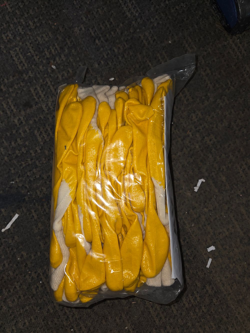 Lot 417 – A Collection of Yellow and White Knit Work Gloves