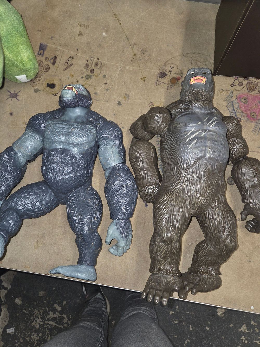 Lot 464 – A Pair of Lanard King Kong Skull Island Action Figures