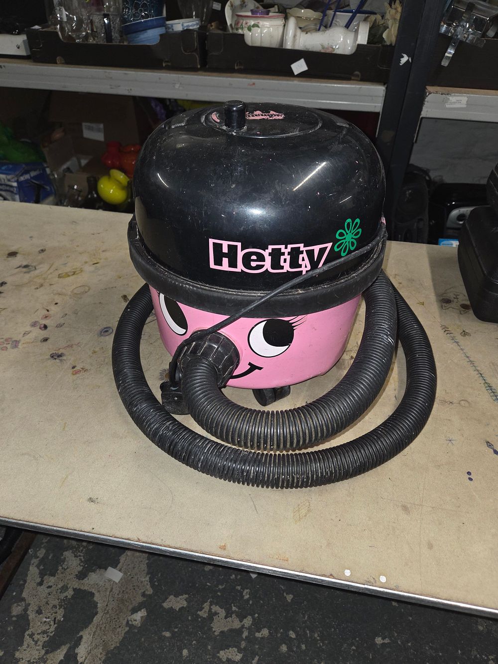 Lot 471 – Pink and Black Hetty Canister Vacuum Cleaner