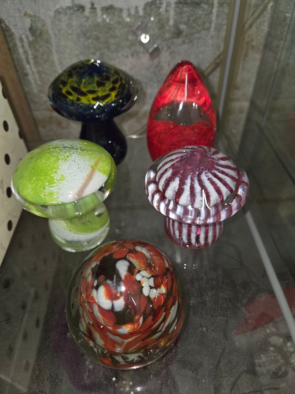 Lot 621 – A Collection of Decorative Glass Paperweights