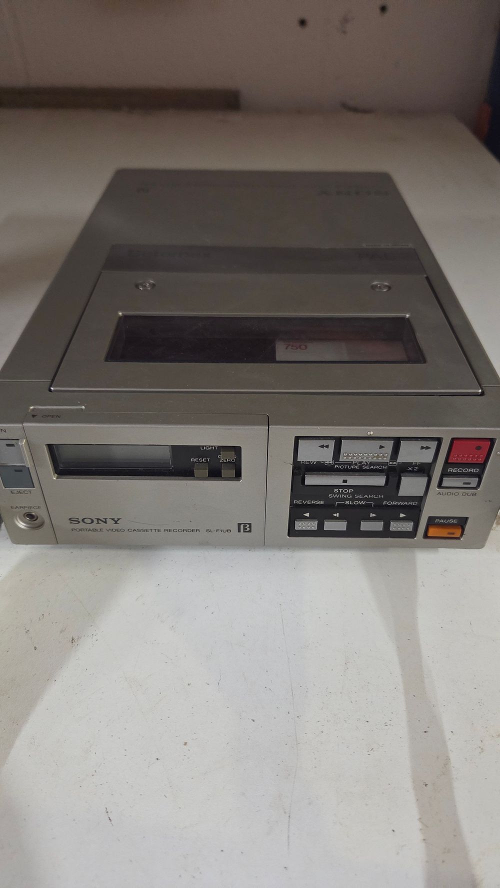 Lot 162 – Sony SL-F1UB Portable Betamax Video Cassette Recorder