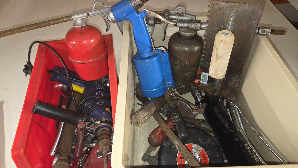 Lot 166 – A Collection of Assorted Power and Hand Tools