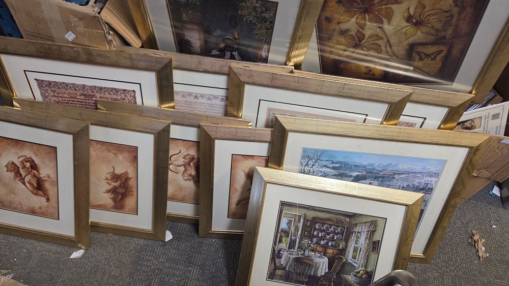 Lot 223 – A Collection of Framed Art Prints in Gold Toned Frames
