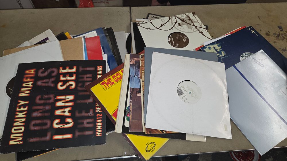 Lot 169 – A Collection of Vinyl Records