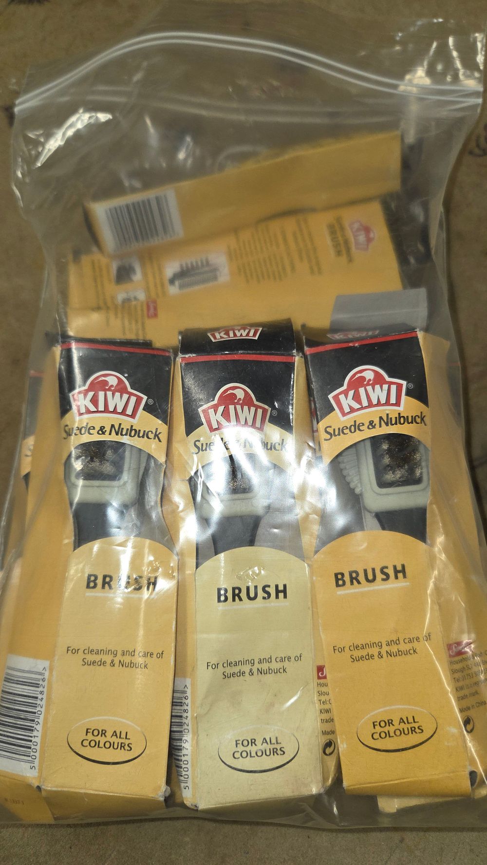 Lot 193 – A Collection of Kiwi Suede and Nubuck Brushes