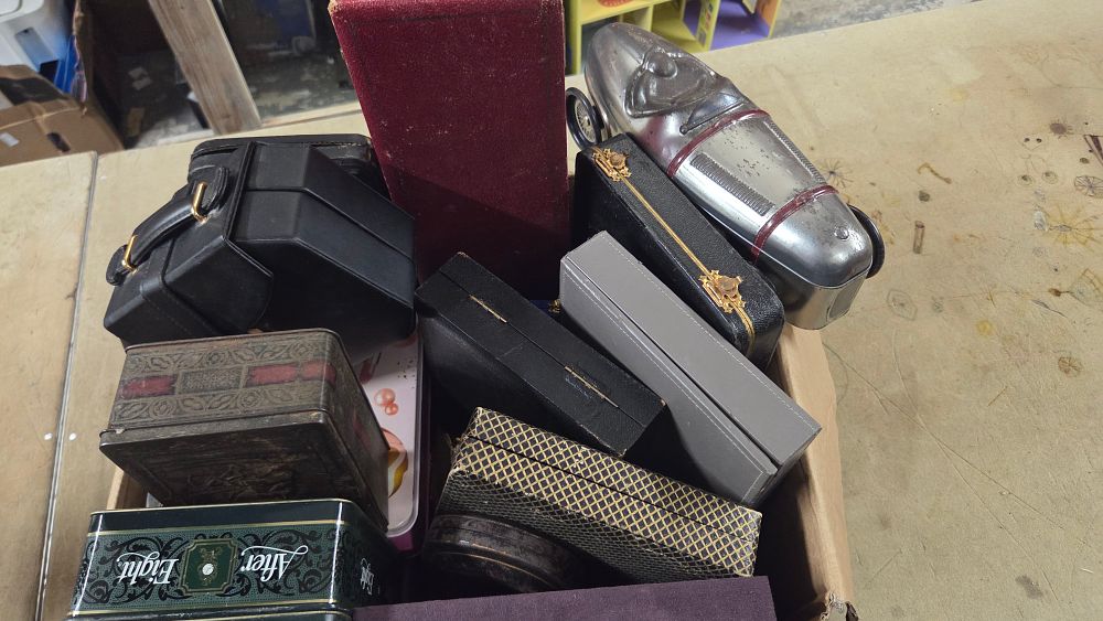 Lot 202 – A Collection of Decorative Jewellery Boxes