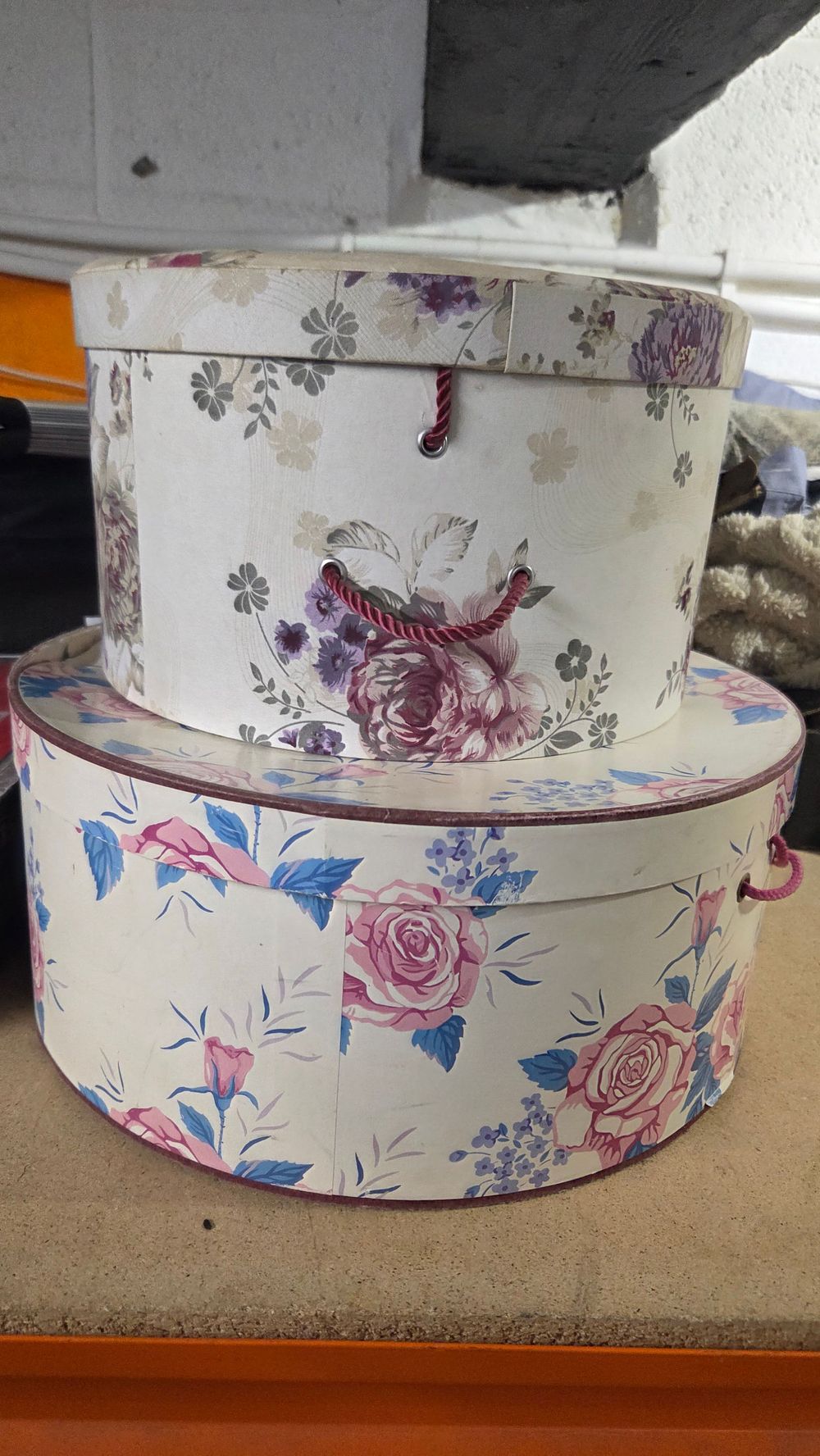Lot 229 – A Pair of Floral Patterned Round Hat Boxes