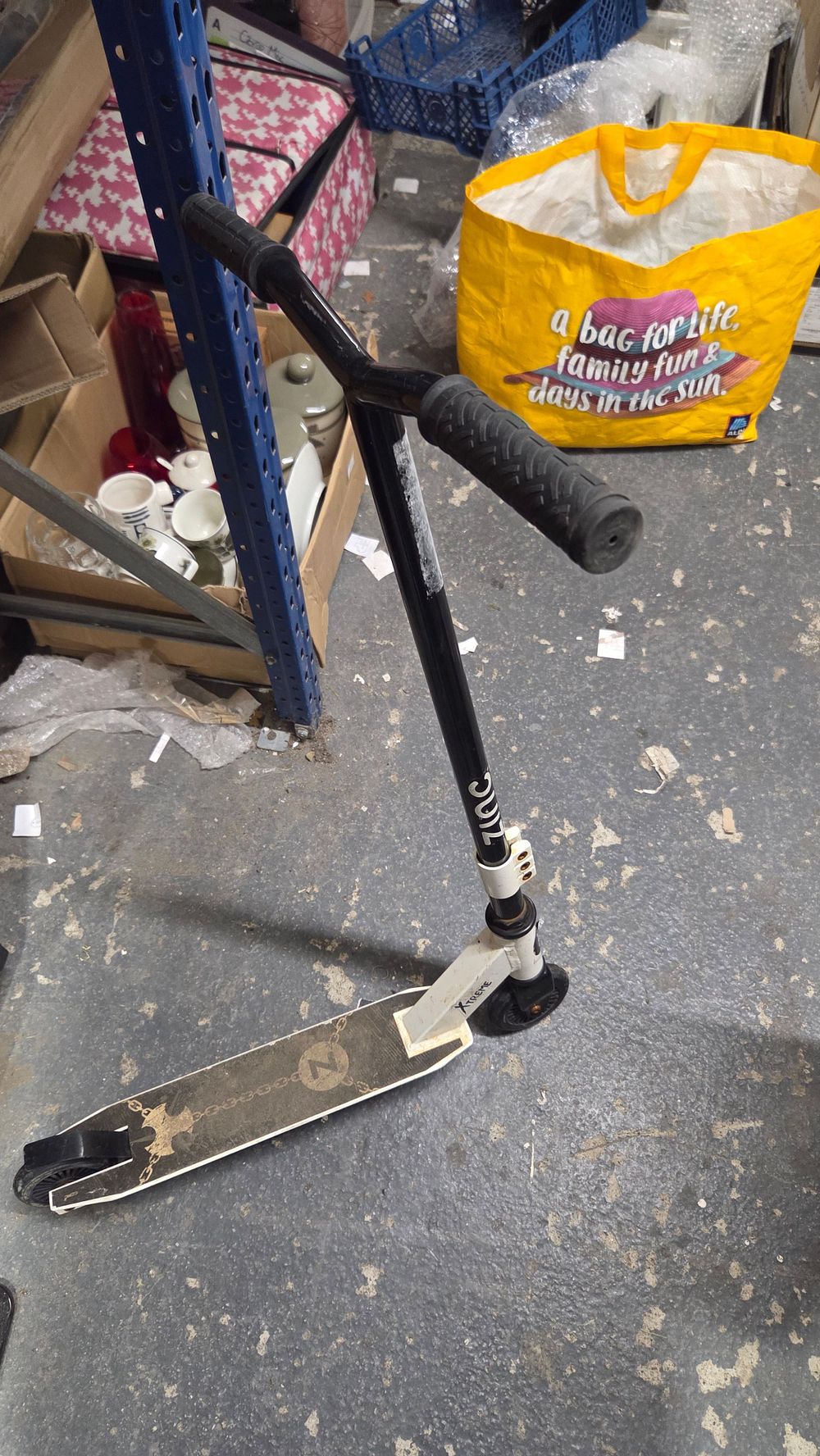 Lot 218 – Zinc Xtreme Stunt Kick Scooter