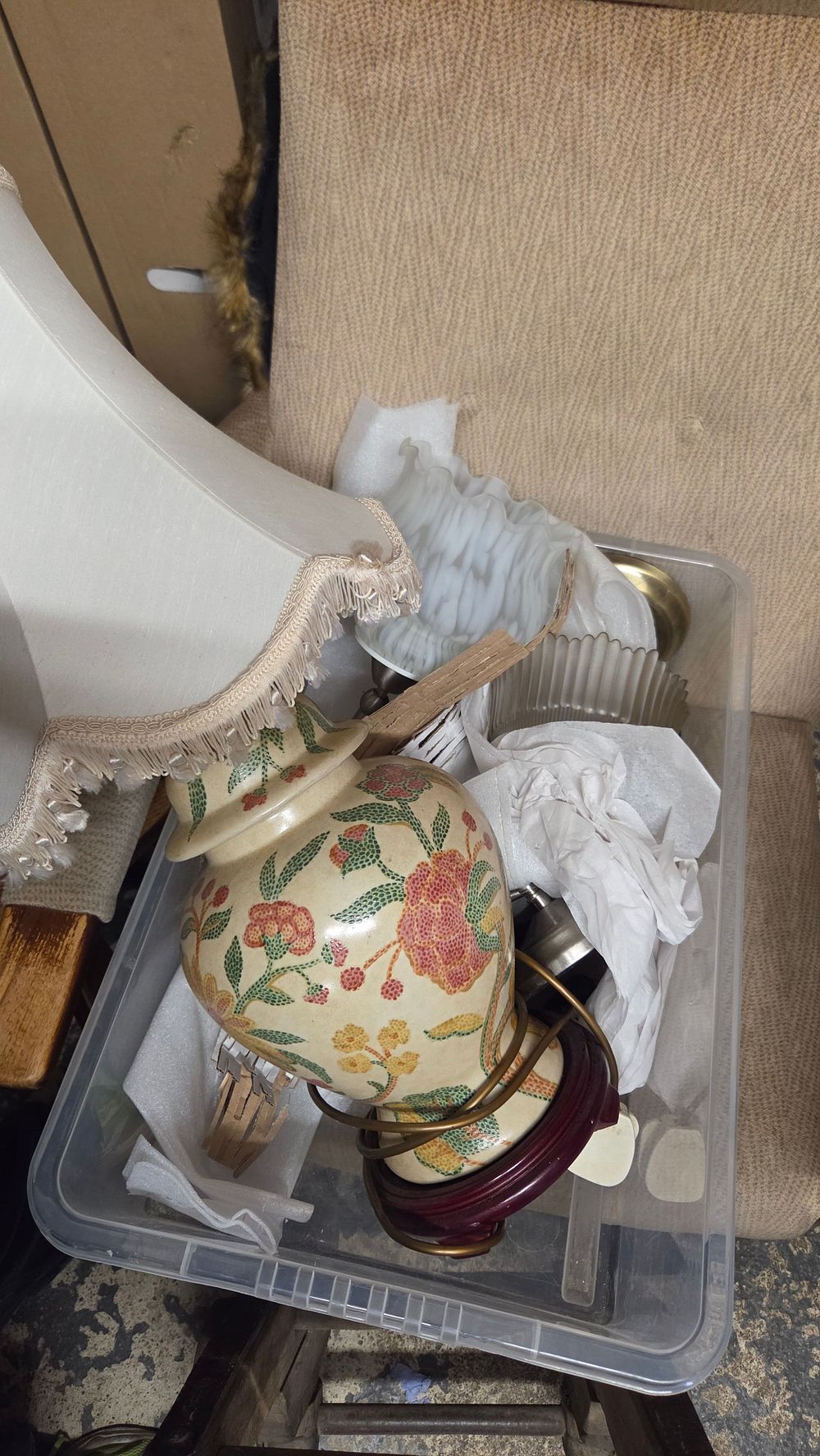 Lot 396 – A Collection of Lighting Components and Lamp