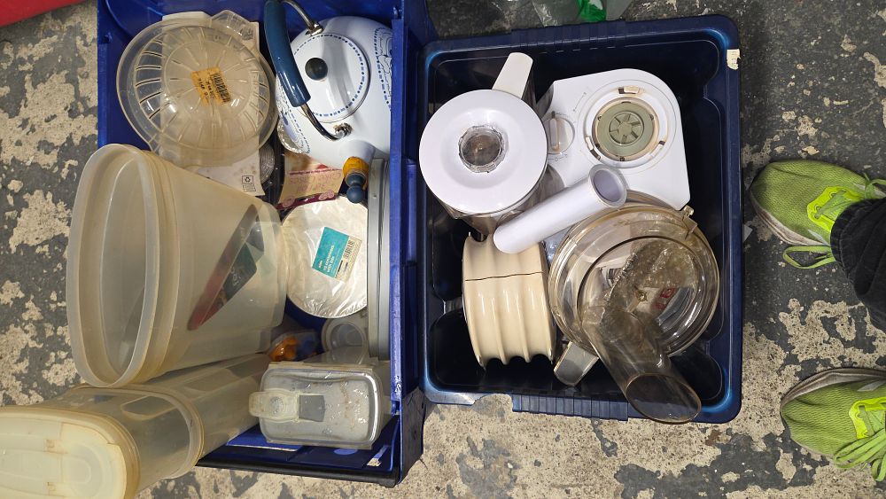 Lot 432 – Two Boxes of Kitchenware