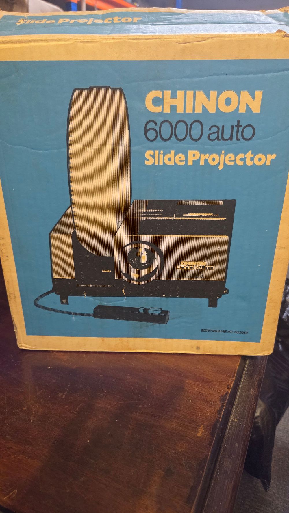 Lot 365 – Chinon 6000 Auto Slide Projector in Original Box