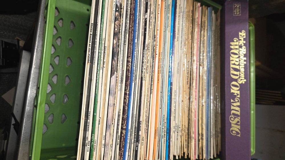 Lot 379 – A Collection of Vinyl Records and Reader’s Digest Boxed Set